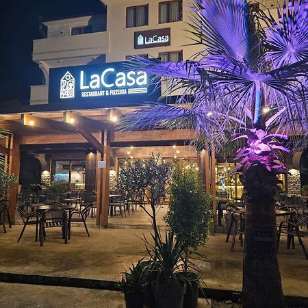 Lacasa Apartments & Restaurant 울친 외부 사진
