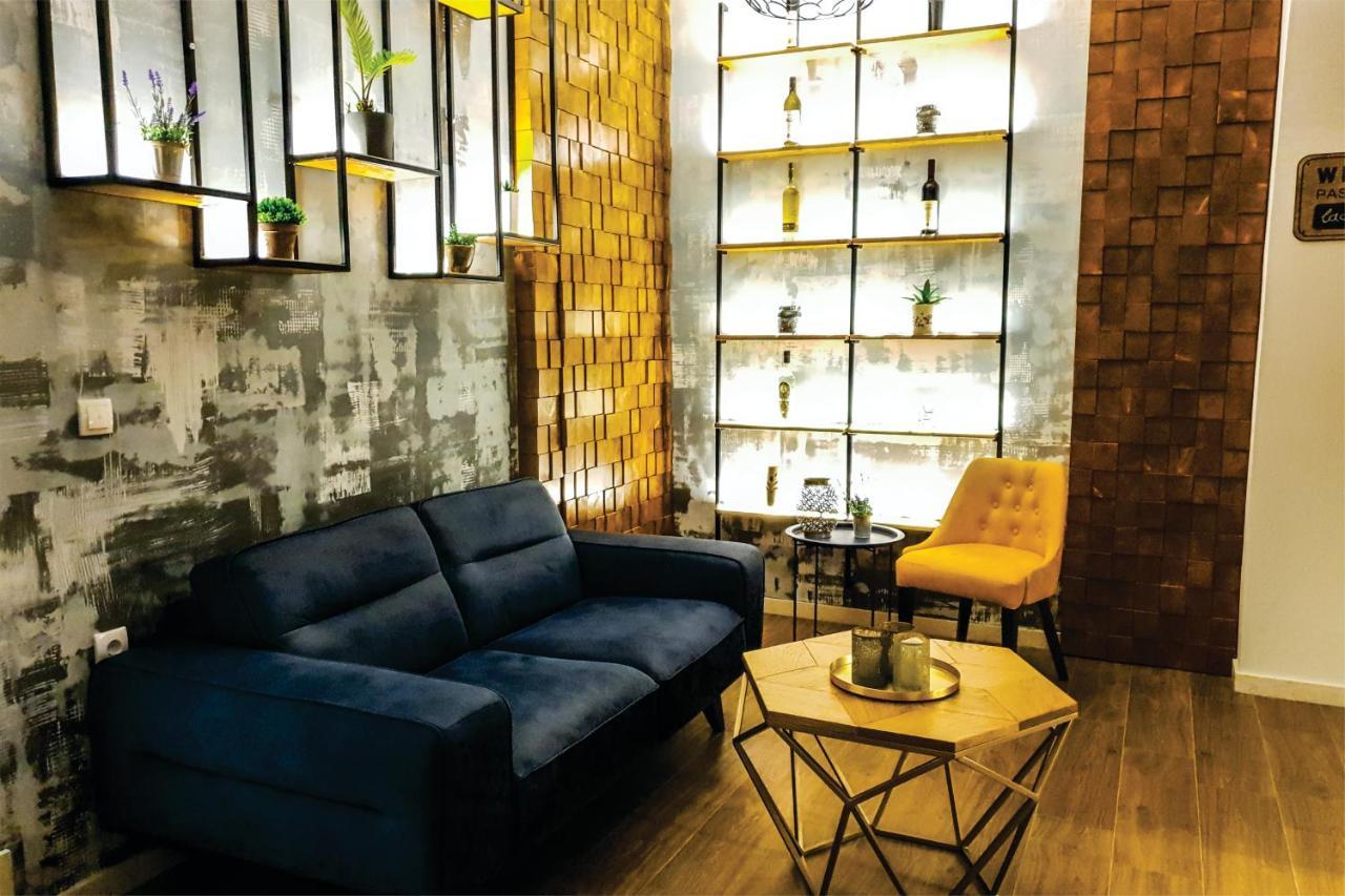 Lacasa Apartments & Restaurant 울친 외부 사진