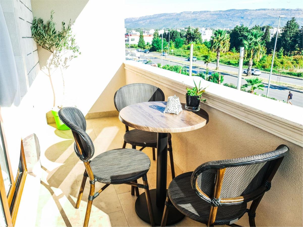 Lacasa Apartments & Restaurant 울친 외부 사진