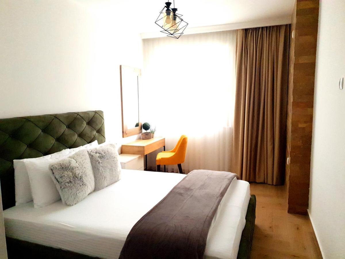 Lacasa Apartments & Restaurant 울친 외부 사진