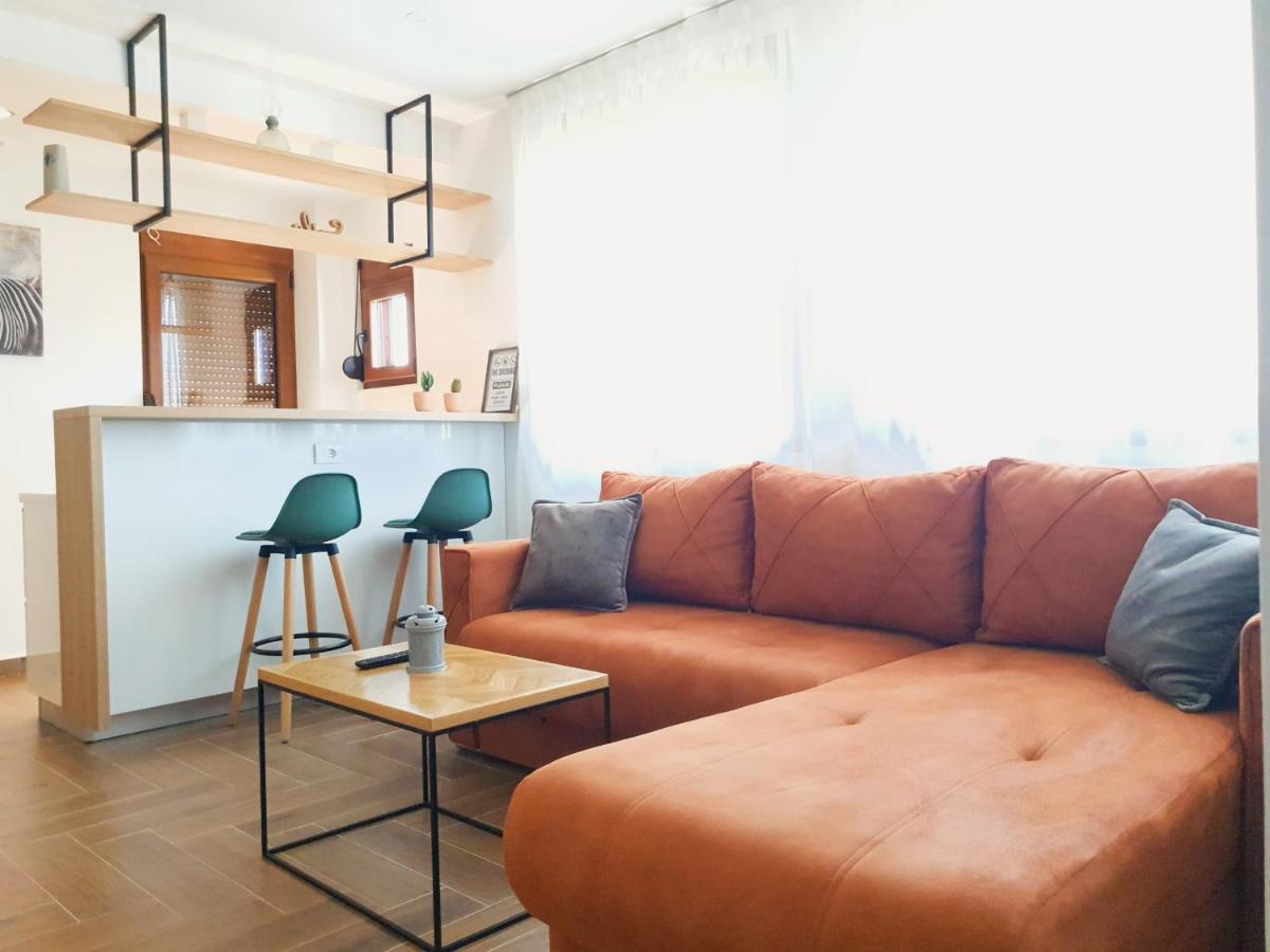 Lacasa Apartments & Restaurant 울친 외부 사진