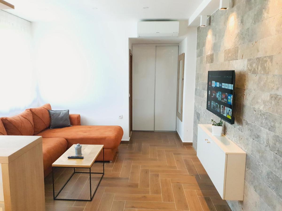 Lacasa Apartments & Restaurant 울친 외부 사진