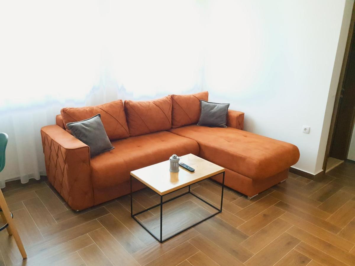 Lacasa Apartments & Restaurant 울친 외부 사진