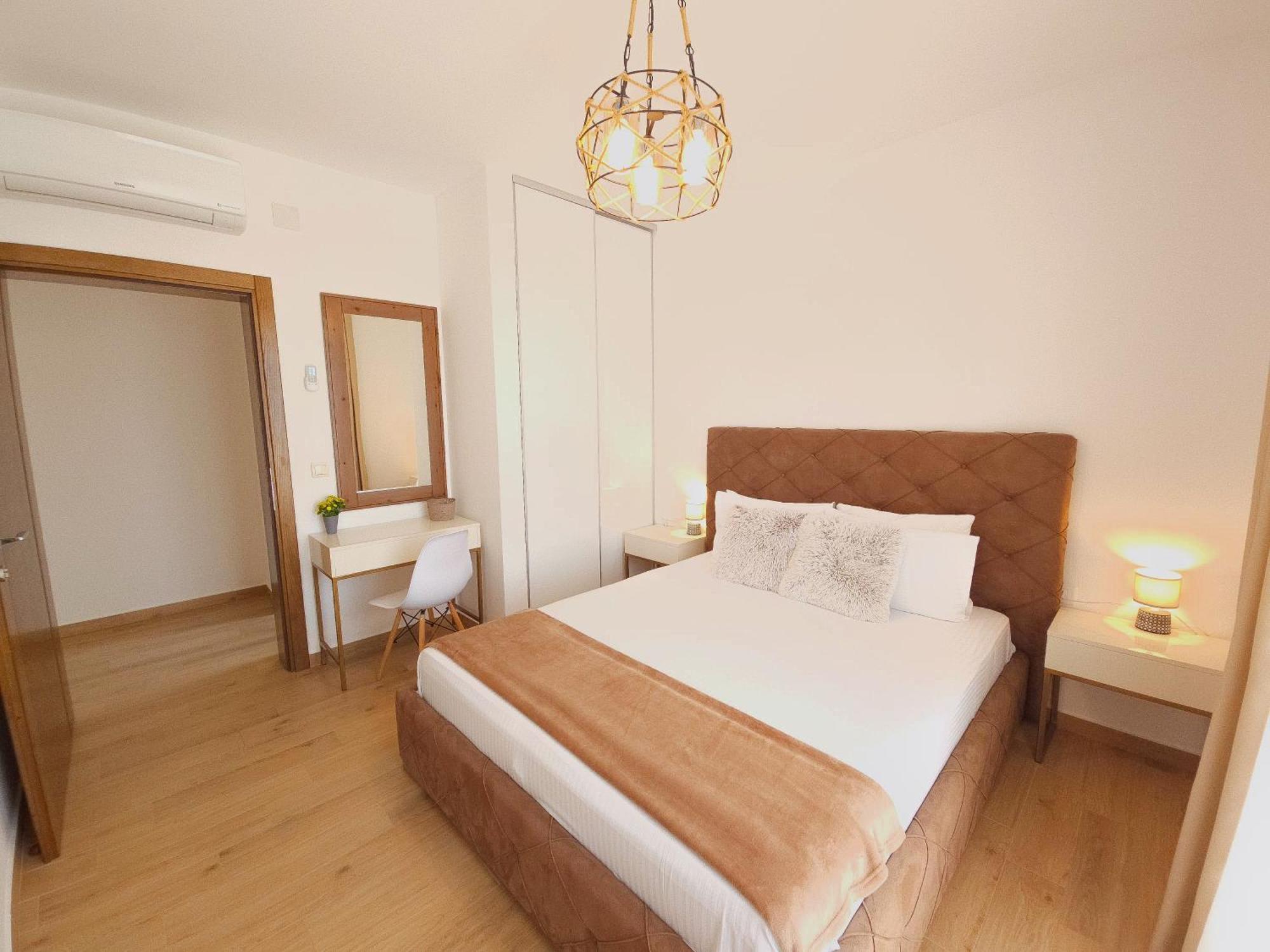 Lacasa Apartments & Restaurant 울친 외부 사진