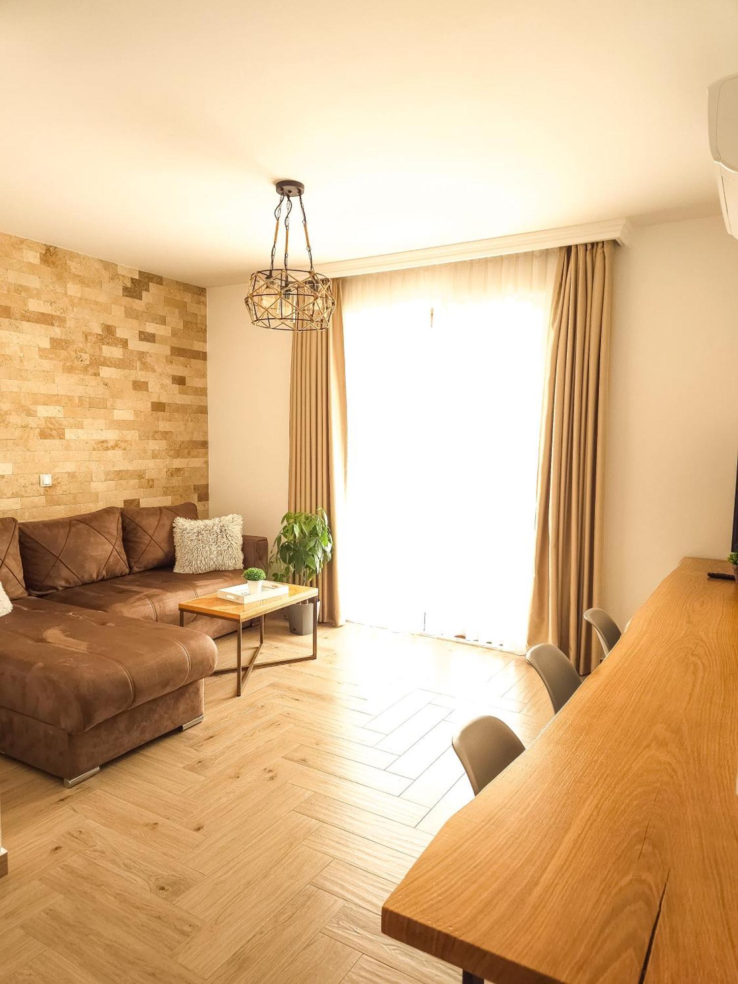 Lacasa Apartments & Restaurant 울친 외부 사진