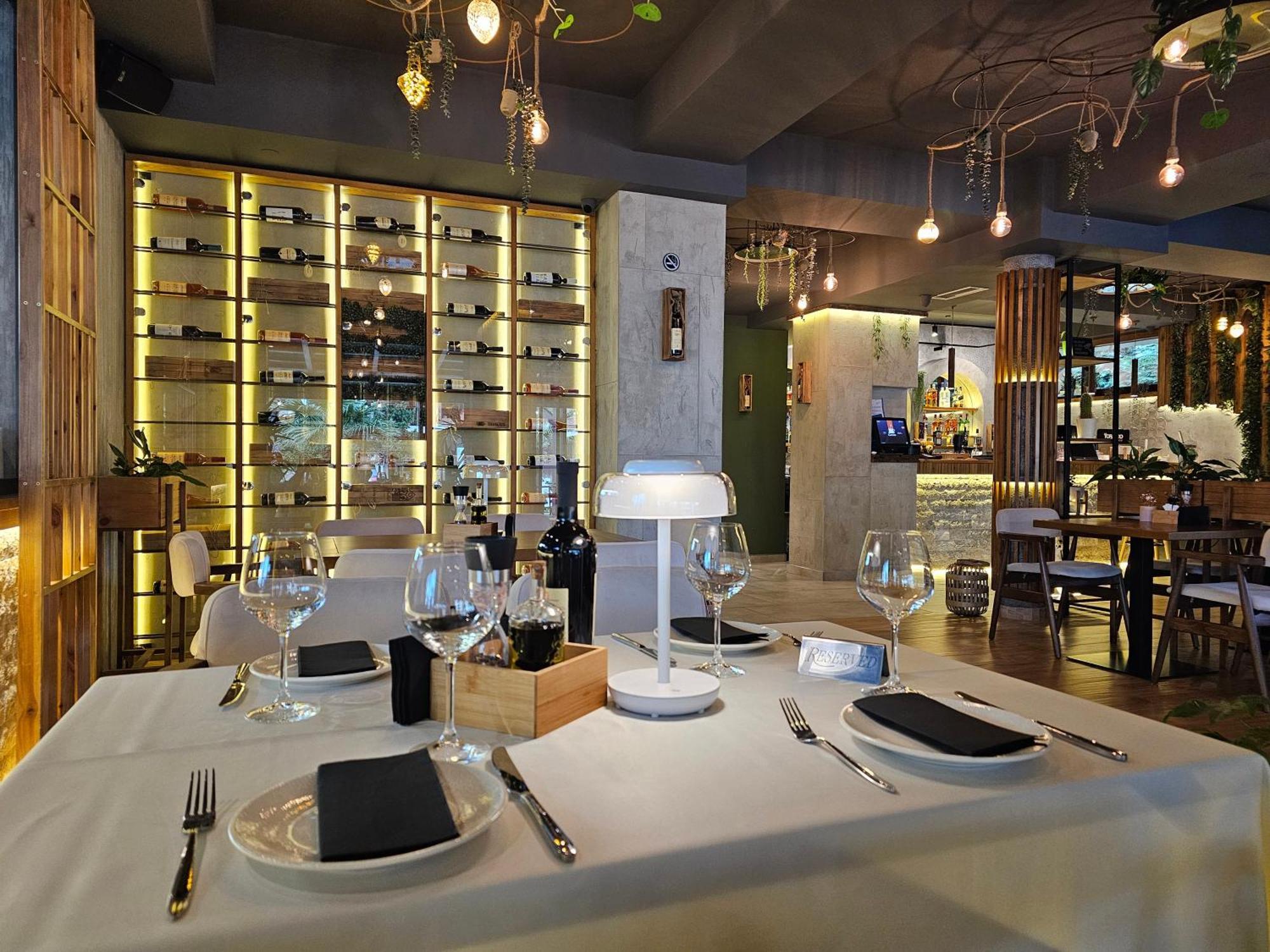 Lacasa Apartments & Restaurant 울친 외부 사진